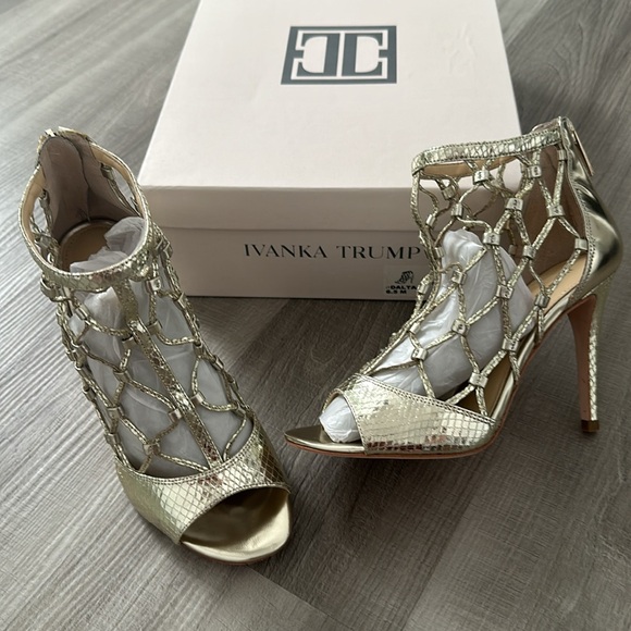 IVANKA TRUMP DALTA2 - Picture 2 of 4